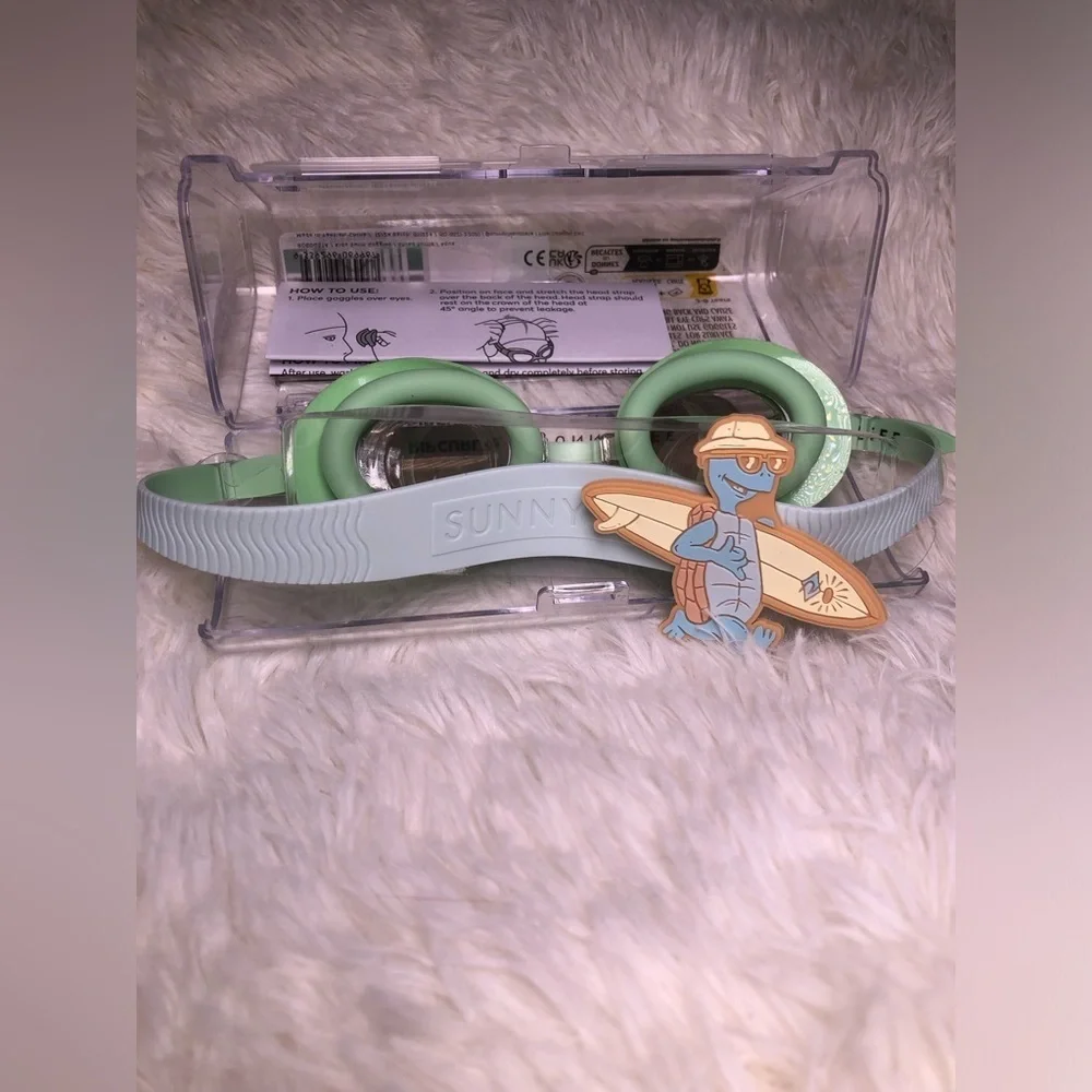 Rip Curl NWT Mint Green Kids Swim Goggles with Turtle Surfing Charm